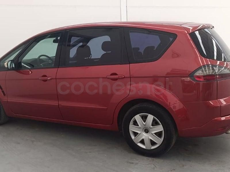 Usado Ford S-MAX Trend 140 CV (102 kW) 2008 Granate Monovolumen