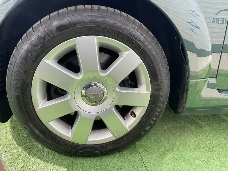 Usado Audi TT 180 CV (132 kW) 2003 Verde Coupe