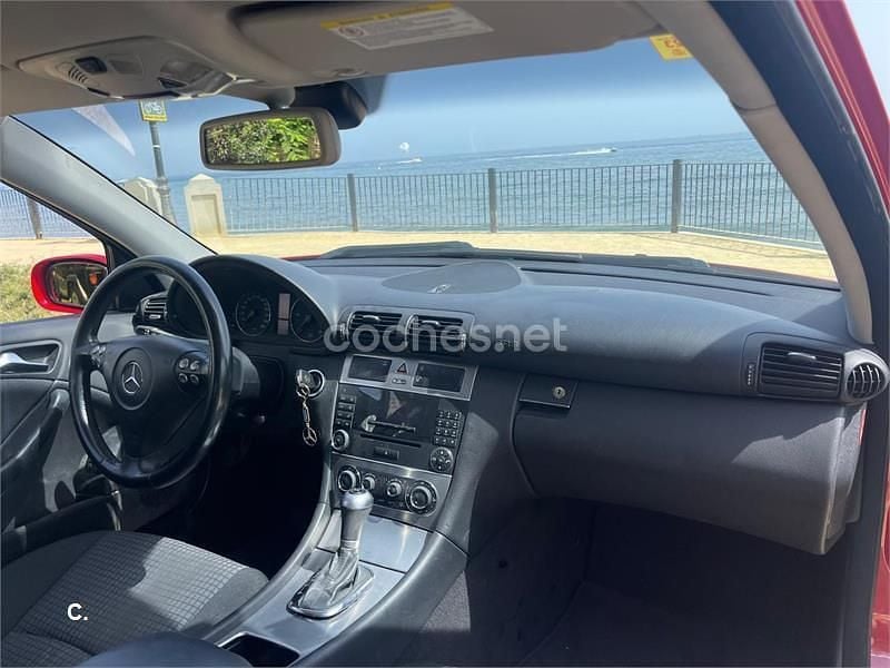 Usado Mercedes C220 143 CV (105 kW) 2004 Rojo Berlina