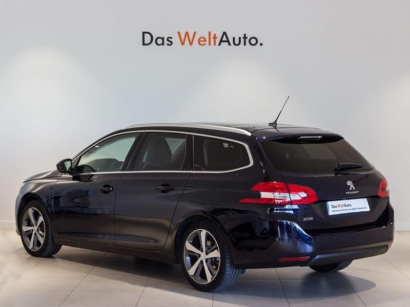 Usado Peugeot 308 SW Allure 120 CV (88 kW) 2019 Azul Familiar