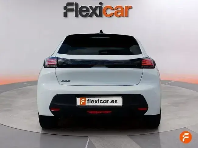 Usado Peugeot 208 Active 100 CV (73 kW) 2024 Blanco Utilitario
