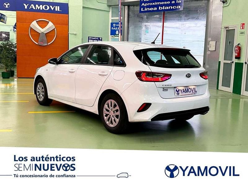 Usado Kia Ceed 101 CV (74 kW) 2018 Blanco Utilitario