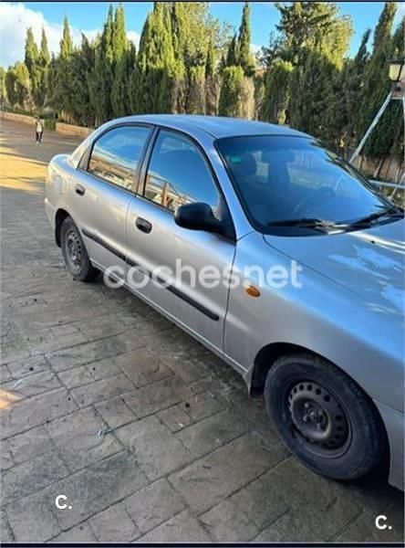 Usado Chevrolet Lanos SE 75 CV (55 kW) 2001 Gris / plata Berlina