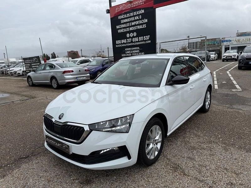 Usado Skoda Scala Ambition 90 CV (66 kW) 2021 Blanco Utilitario
