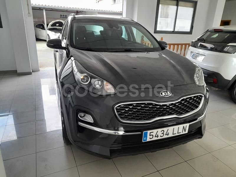 Usado Kia Sportage 136 CV (100 kW) 2020 Gris / plata SUV