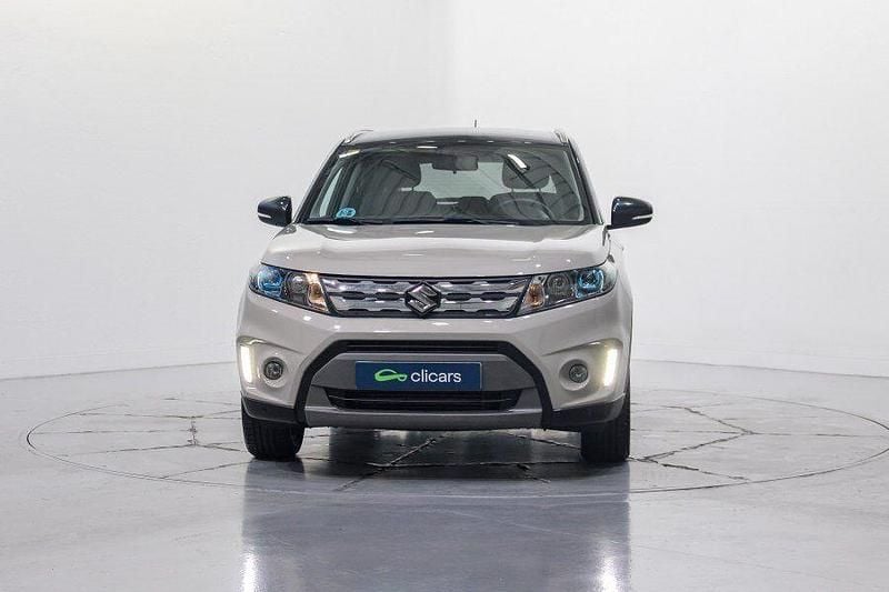 Usado Suzuki Vitara GLX 120 CV (88 kW) 2015 Beige SUV