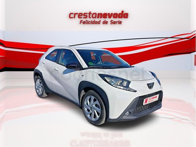 Usado Toyota Aygo X Play 72 CV (52 kW) 2022 Blanco SUV
