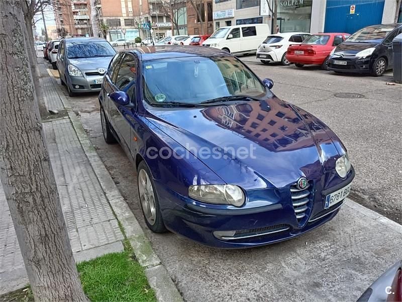 Usado Alfa Romeo 147 Distinctive 120 CV (88 kW) 2002 Azul Utilitario
