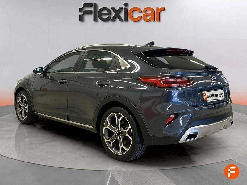 Usado Kia XCeed 120 CV (88 kW) 2020 Gris SUV