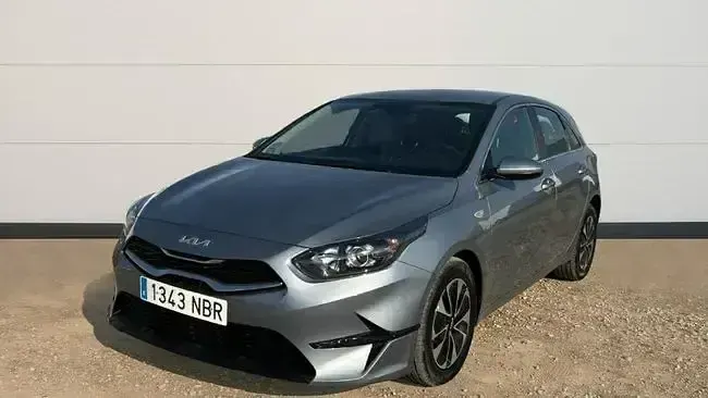 Usado Kia Ceed 100 CV (73 kW) 2025 Gris Utilitario