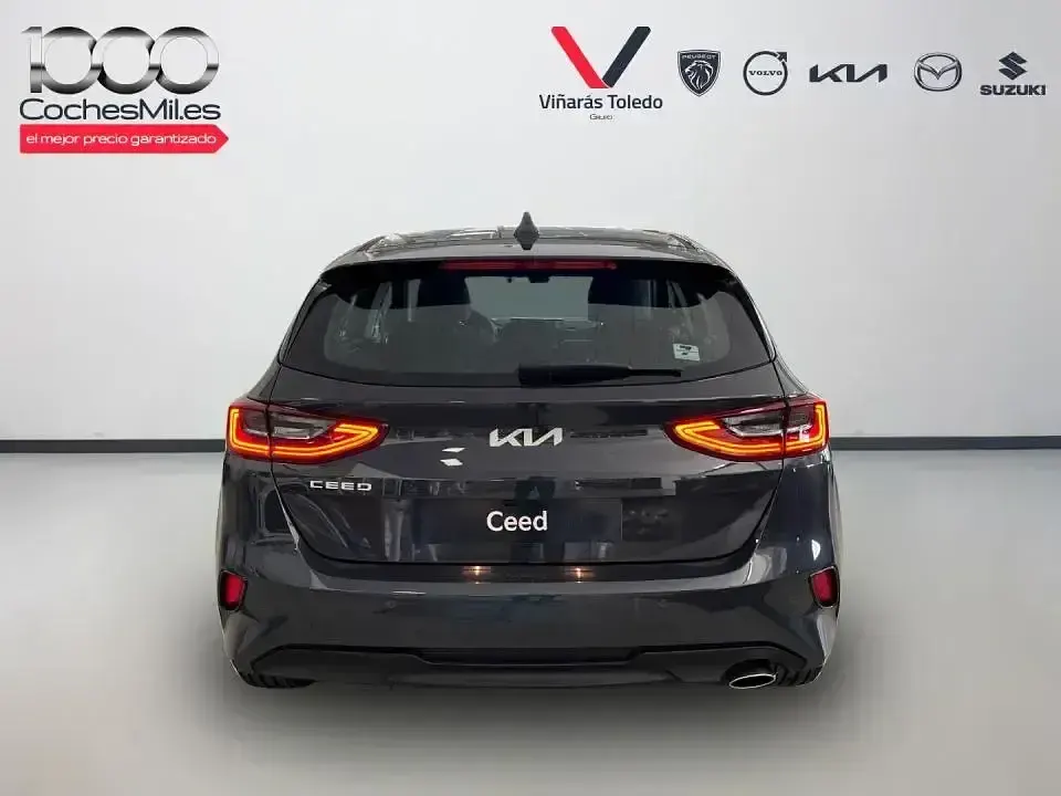 Nuevo Kia Ceed 100 CV (73 kW) 2026 Negro Utilitario