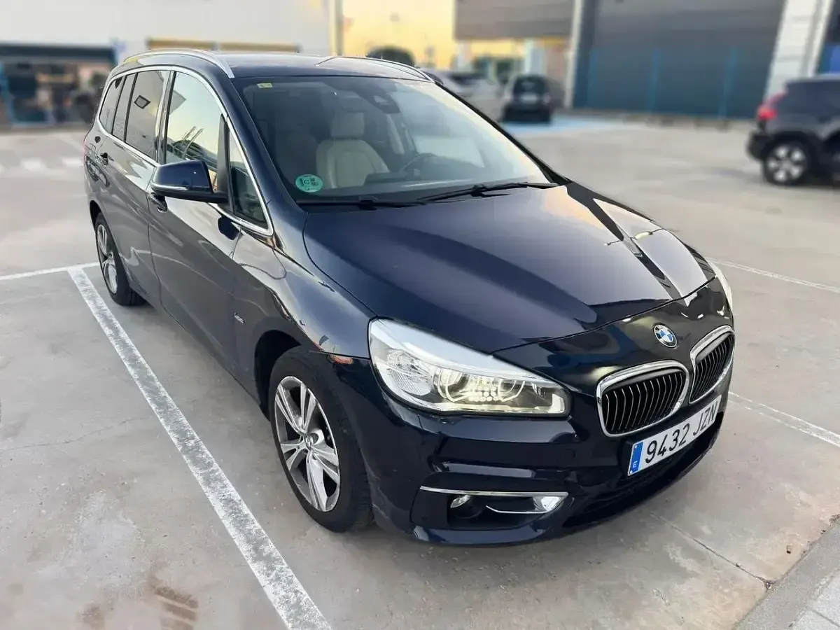 Usado BMW 218 Comfort Edition 151 CV (111 kW) 2017 Negro Familiar