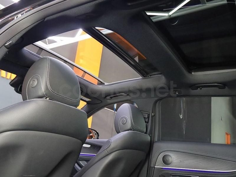 Usado Mercedes E300 320 CV (235 kW) 2022 Negro Familiar