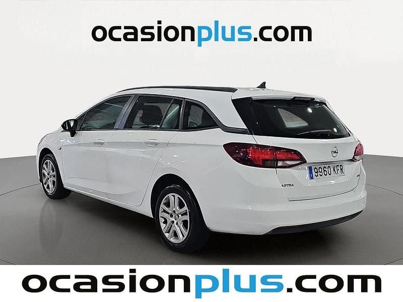 Usado Opel Astra Selective 110 CV (80 kW) 2017 Blanco Familiar