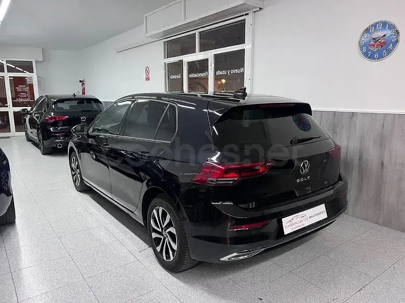 Usado VW Golf VIII 116 CV (85 kW) 2025 Negro Berlina