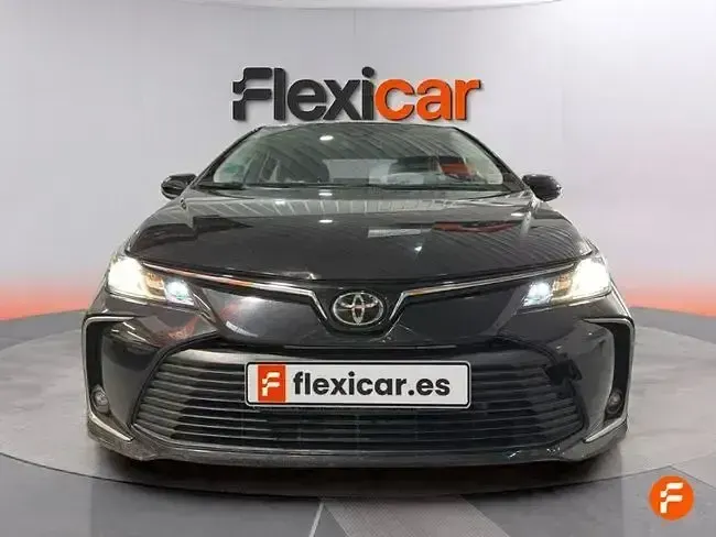 Usado Toyota Corolla Active 122 CV (89 kW) 2022 Negro Berlina