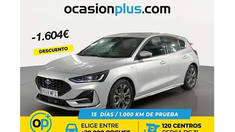 Usado Ford Focus ST-Line 125 CV (91 kW) 2023 Plateado Utilitario