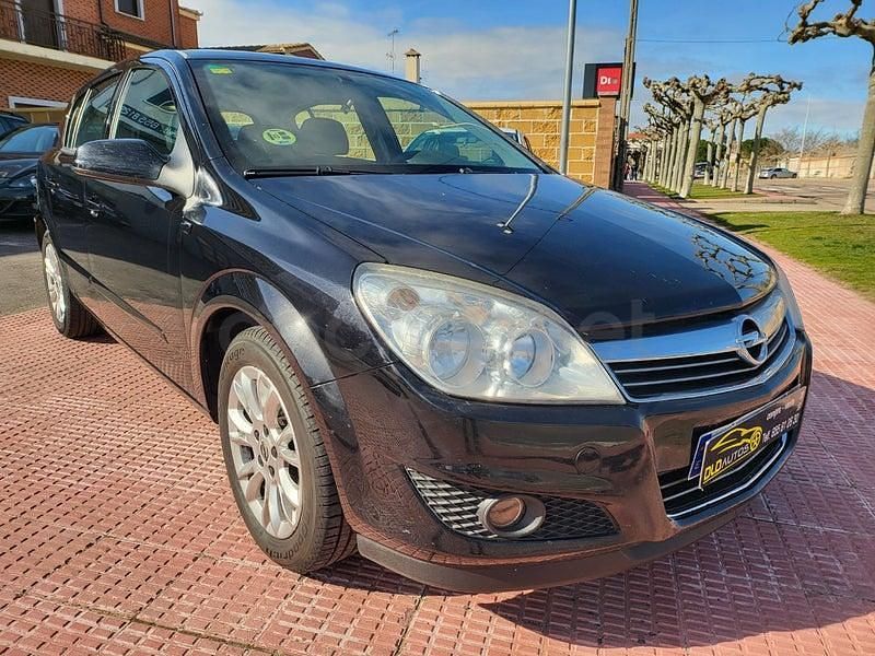 Usado Opel Astra Energy 110 CV (80 kW) 2009 Negro Berlina