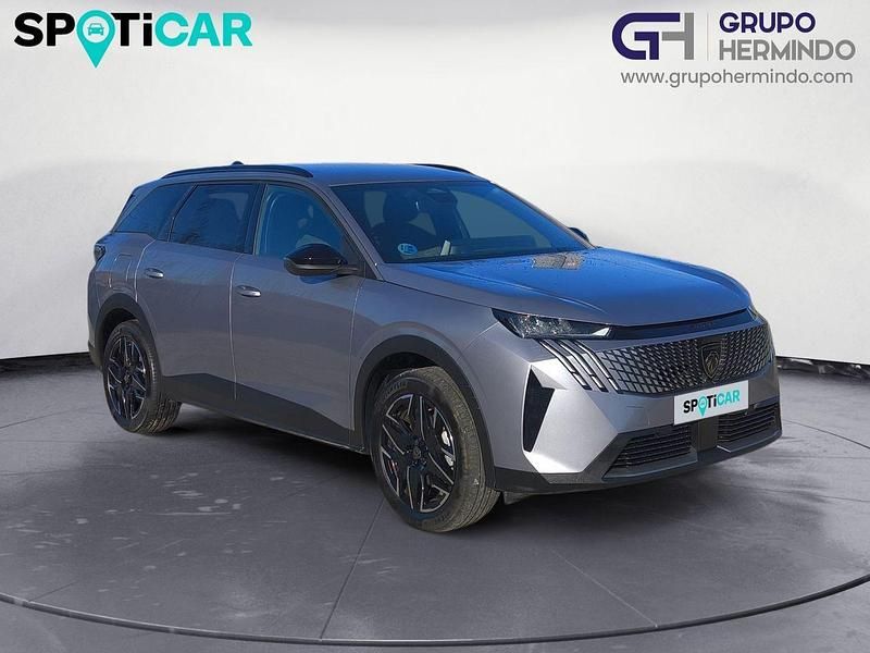 Usado Peugeot 5008 Allure 145 CV (106 kW) 2025 Gris / plata SUV