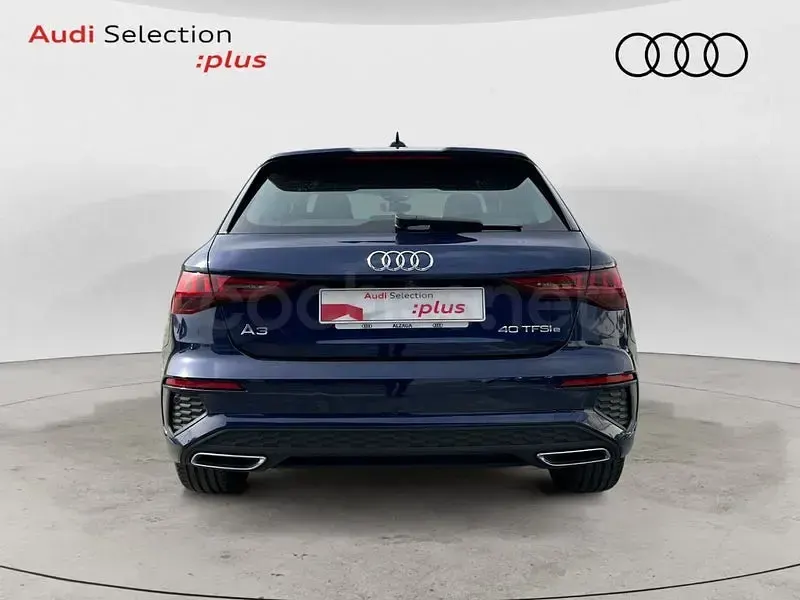 Käytetty Audi A3 Ambiente 204 HP (150 kW) 2024 Sininen Sedan