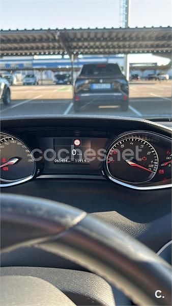 Usado Peugeot 308 Allure 110 CV (80 kW) 2019 Azul Berlina