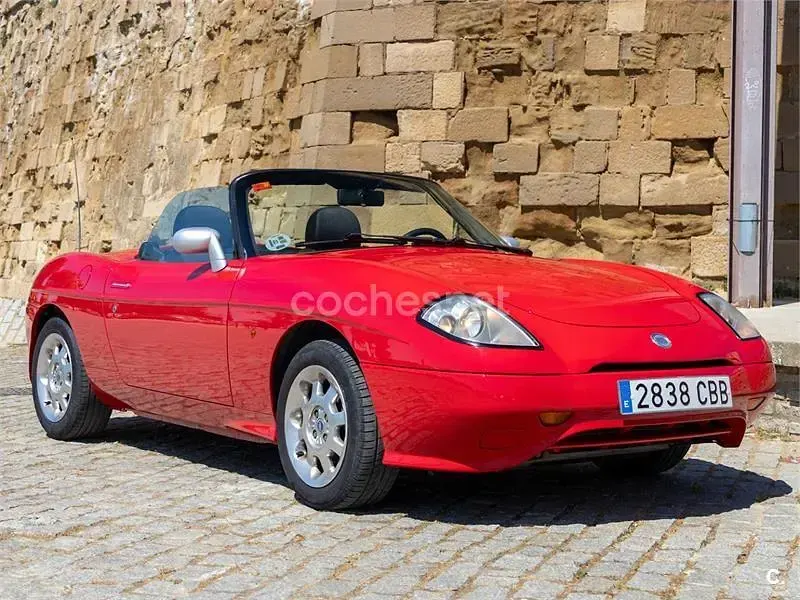 Usado Fiat Barchetta 130 CV (95 kW) 2002 Rojo Descapotable