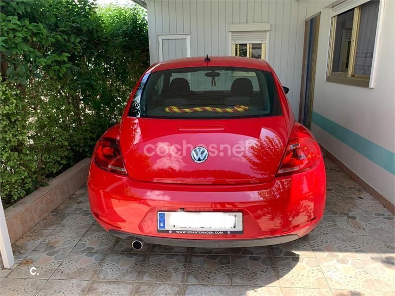 Usado VW Beetle 105 CV (77 kW) 2014 Rojo Utilitario