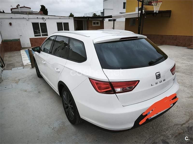 Usado Seat Leon ST CONNECT 110 CV (80 kW) 2016 Blanco Familiar