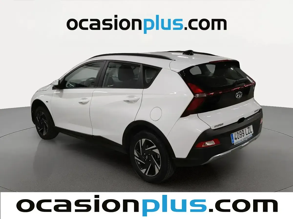 Usado Hyundai Bayon 100 CV (73 kW) 2022 Blanco SUV