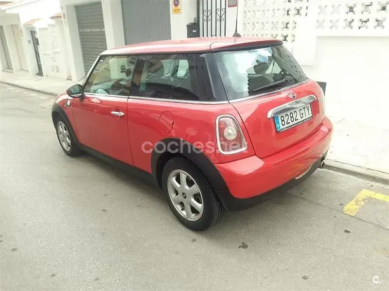 Usado Mini ONE 75 CV (55 kW) 2010 Rojo Utilitario