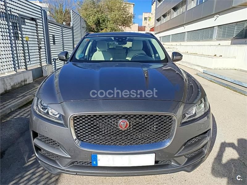 Usado Jaguar F-Pace Prestige 250 CV (183 kW) 2019 Gris / plata SUV