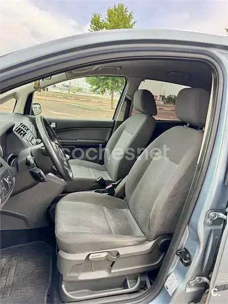 Usado Ford C-MAX Ambiente 90 CV (66 kW) 2005 Gris / plata Monovolumen