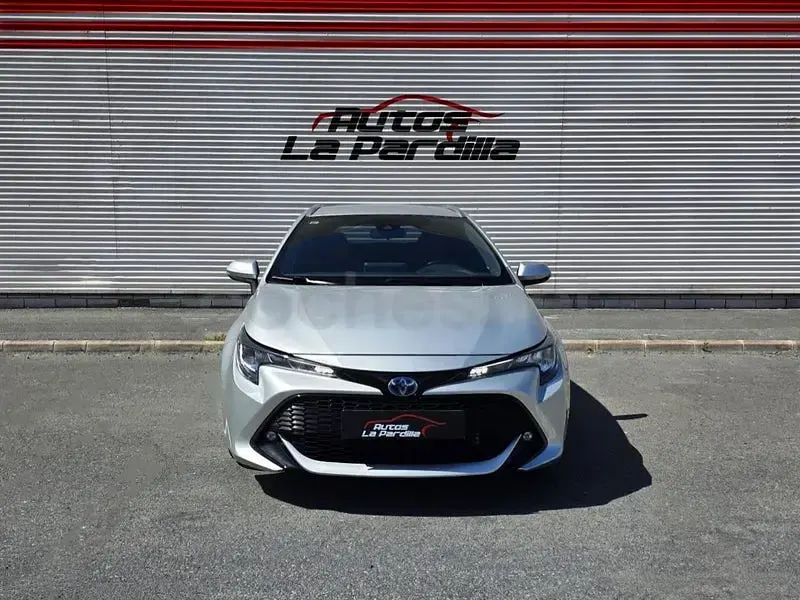 Usado Toyota Corolla Active 122 CV (89 kW) 2019 Gris / plata Familiar