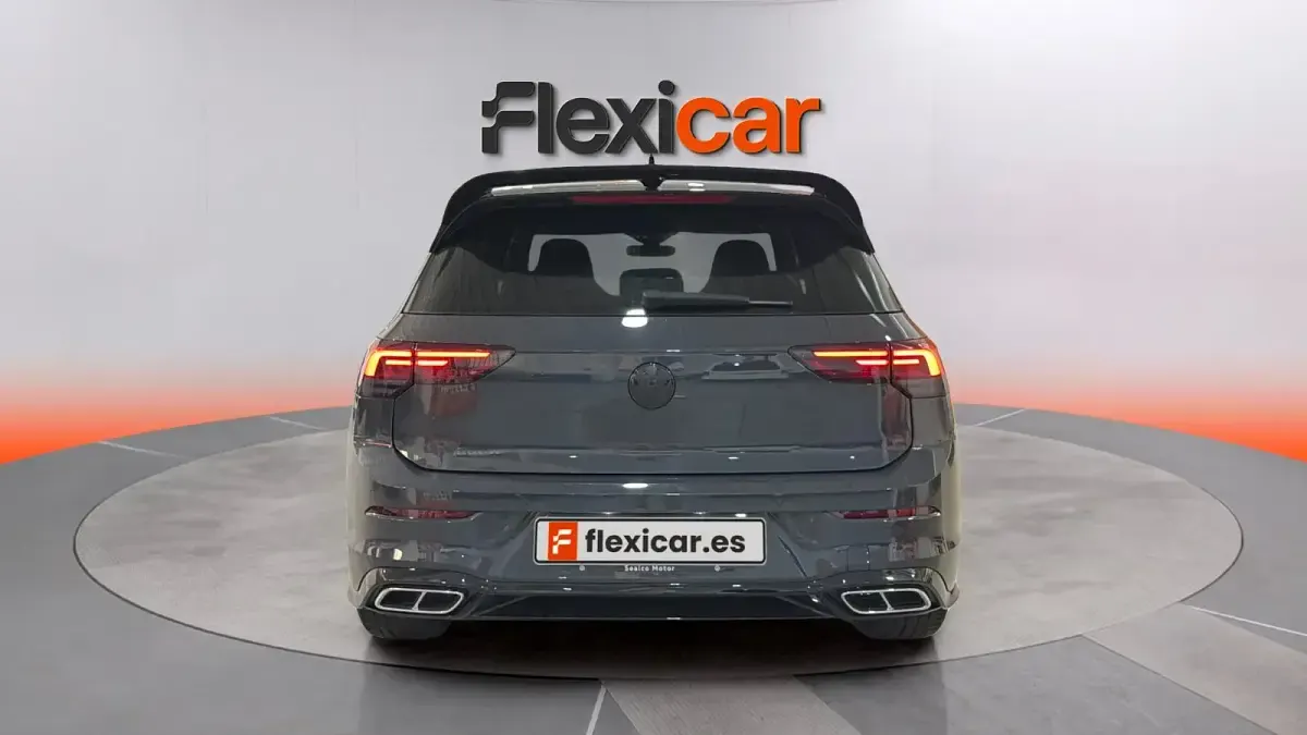Usado VW Golf VIII R-line 131 CV (96 kW) 2024 Gris Berlina
