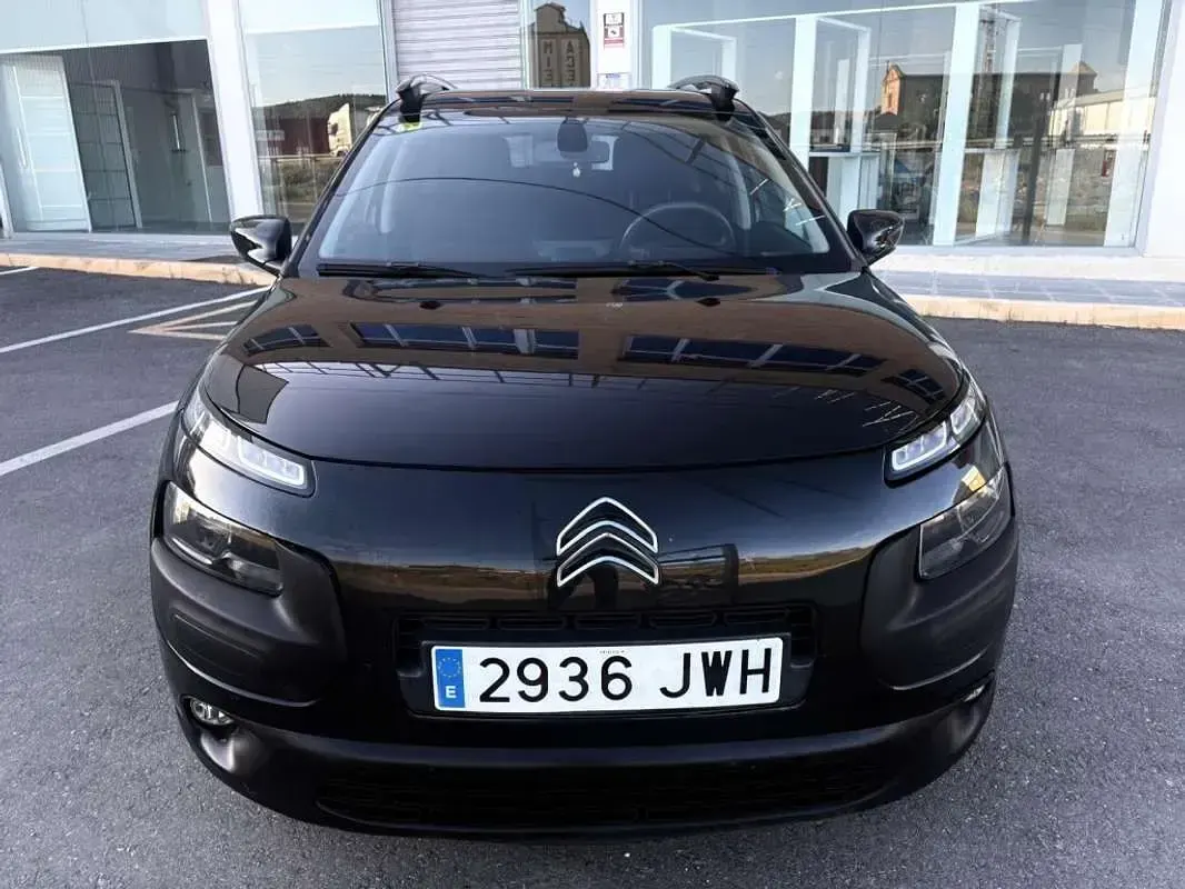 Usado Citroën C4 Cactus Feel 82 CV (60 kW) 2017 Negro Utilitario