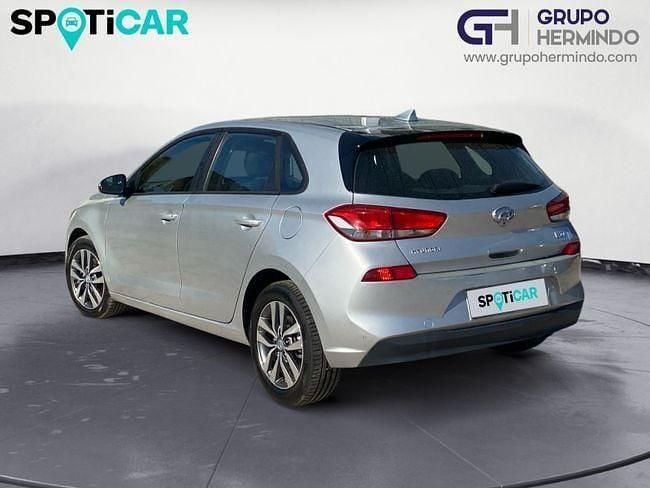 Usado Hyundai i30 110 CV (80 kW) 2018 Gris
