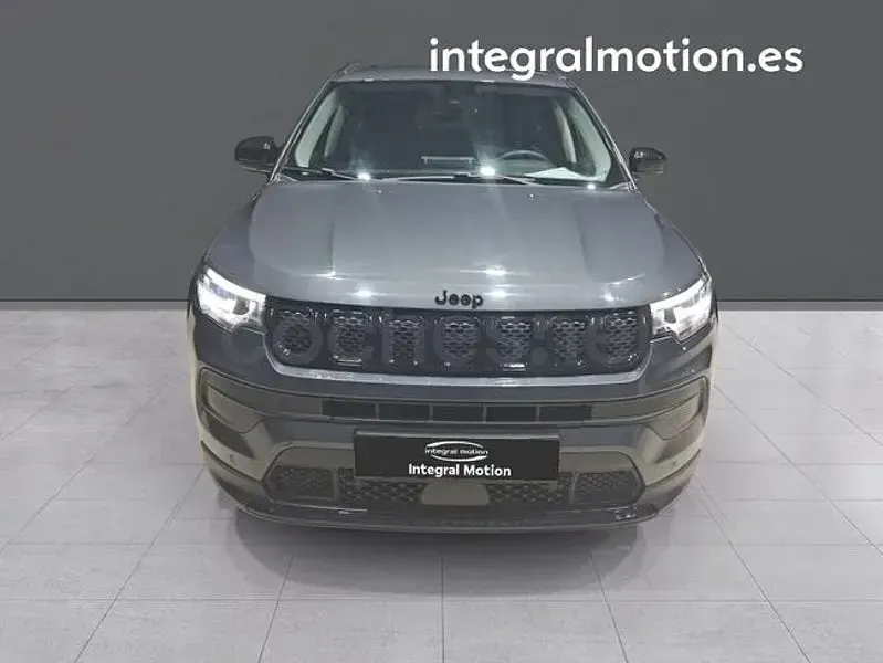 Usado Jeep Compass 130 CV (95 kW) 2022 Gris / plata SUV