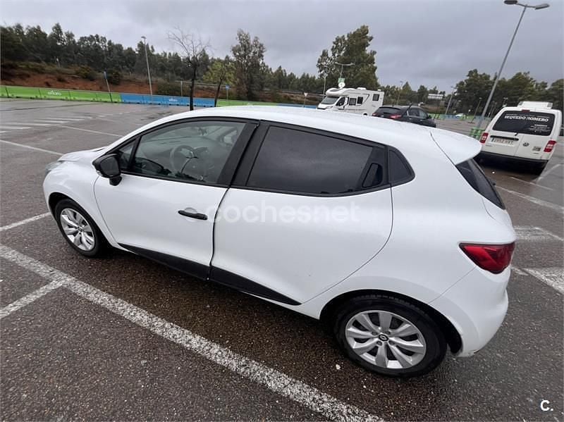 Usado Renault Clio IV Business 75 CV (55 kW) 2019 Blanco Berlina