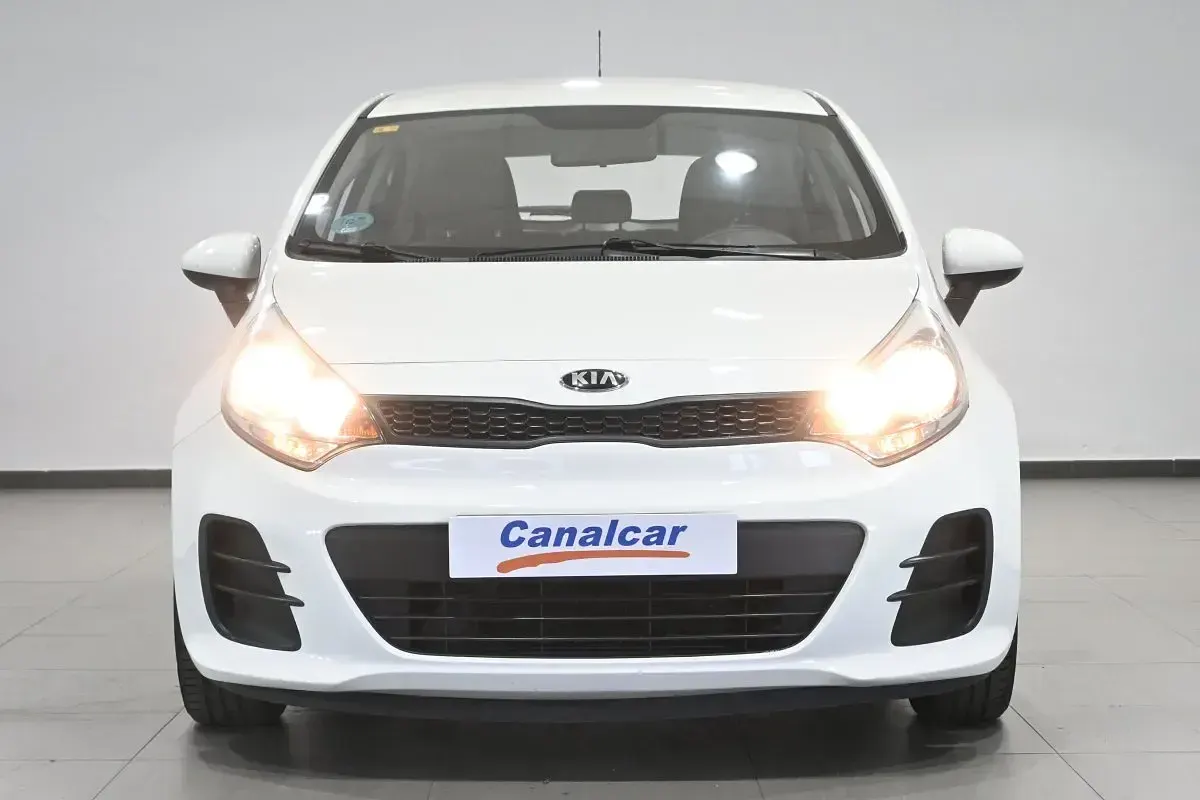 Usado Kia Rio 82 CV (60 kW) 2016 Blanco Utilitario