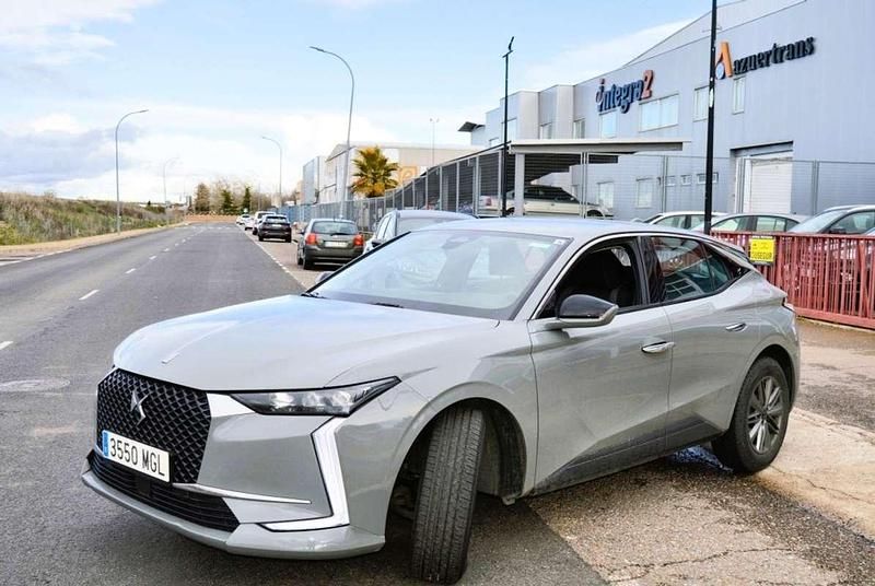 Usado DS Automobiles DS4 Bastille 131 CV (96 kW) 2023 Gris / plata Berlina