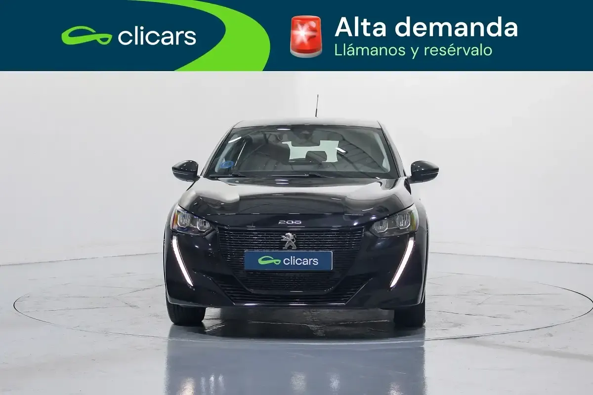 Usado Peugeot e-208 Active 100 kW (136 CV) 2023 Negro Utilitario