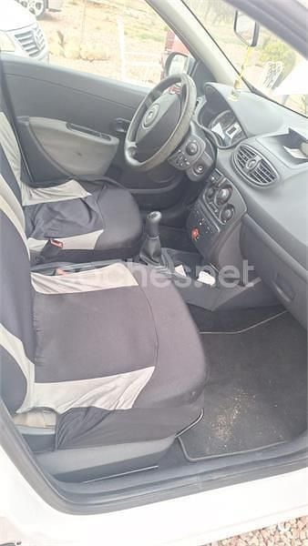 Usado Renault Clio II Business 75 CV (55 kW) 2011 Blanco Berlina