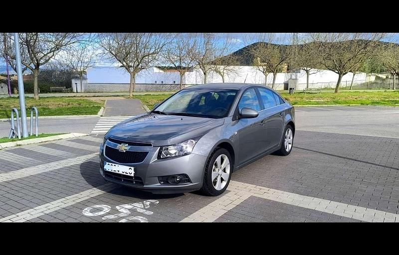 Usado Chevrolet Cruze LT 141 CV (103 kW) 2010 Gris Utilitario