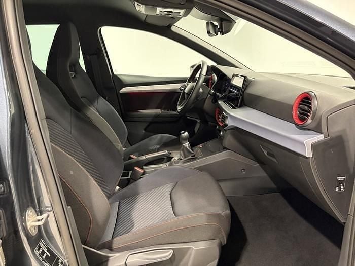 Usado Seat Ibiza FR 116 CV (85 kW) 2025 Gris Utilitario
