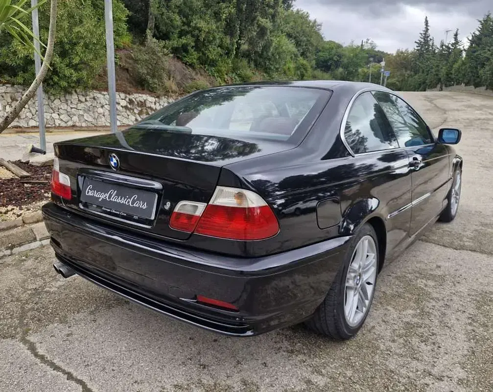 Usado BMW 330 Sport Line 231 CV (169 kW) 2002 Negro Coupe