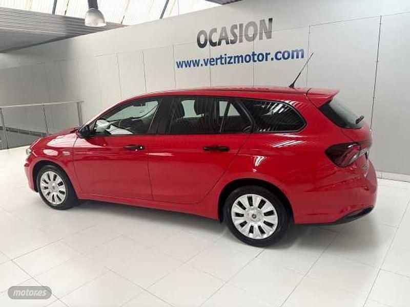 Usado Fiat Tipo Pop 95 CV (69 kW) 2019 Rojo Familiar