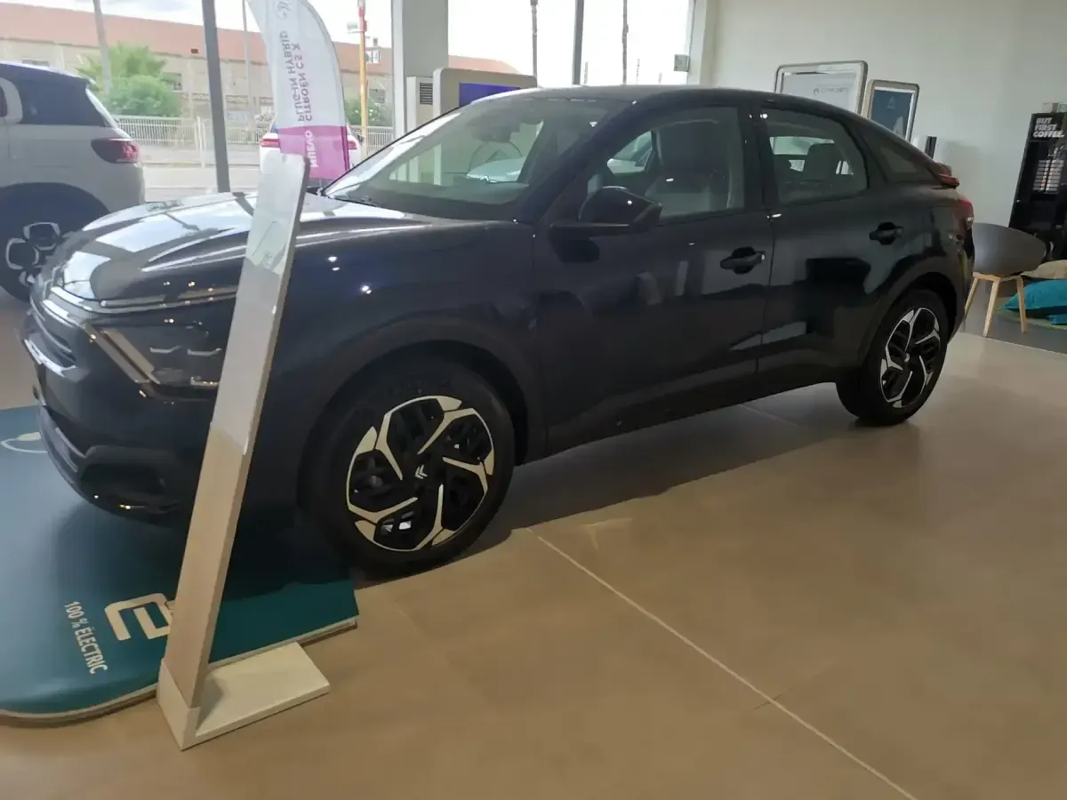Usado Citroën C4 Business Class 130 CV (95 kW) 2024 Azul SUV