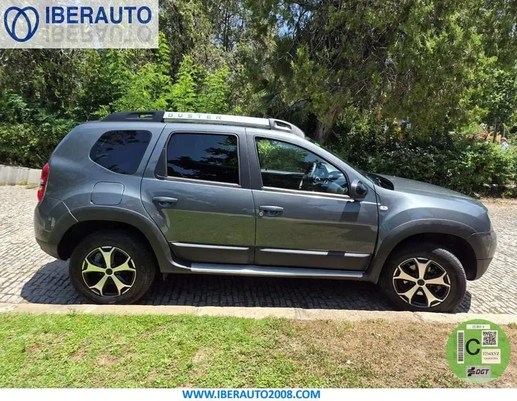 Usado Dacia Duster 125 CV (91 kW) 2017 Gris / plata SUV