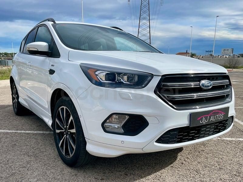 Usado Ford Kuga ST-Line 150 CV (110 kW) 2017 Blanco SUV