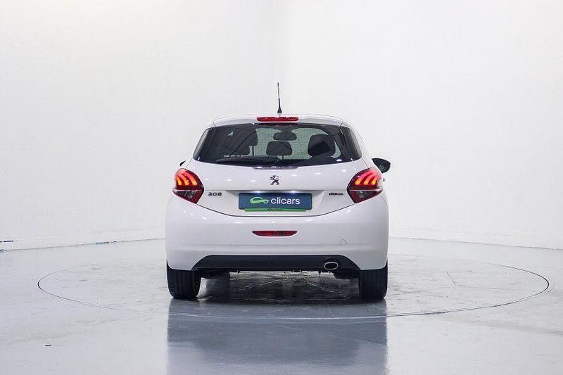 Usado Peugeot 208 GT-line 110 CV (80 kW) 2019 Blanco Utilitario